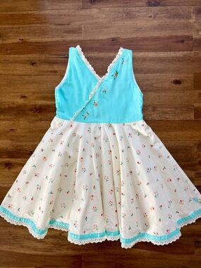 Well Dressed Wolf Girls Floral Wrap Dress 4T Blue Cream Sleeveless Embroidered